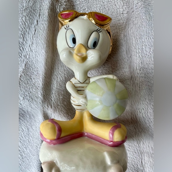 Lenox ‘Sun ‘n Fun’ Tweety Collectible - Picture 3 of 9